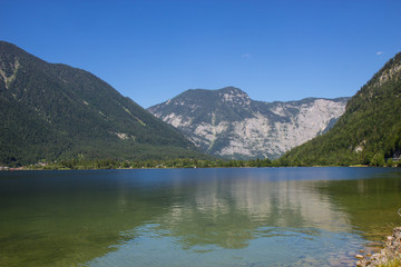 Naklejka na ściany i meble view of Hallstatter See - lake in Austrian alps