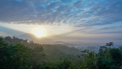 Obraz premium beautiful sunrise on the mountain