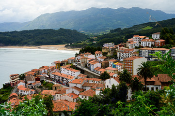 Fototapeta na wymiar Lastres pueblo de Asturias