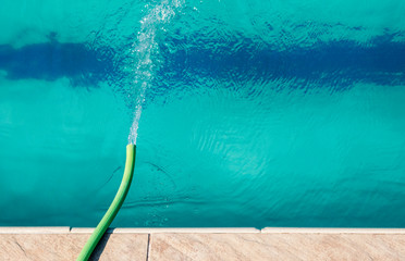 Tubo in piscina
