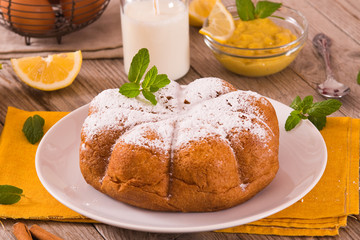 Cake with lemon cream filling. 