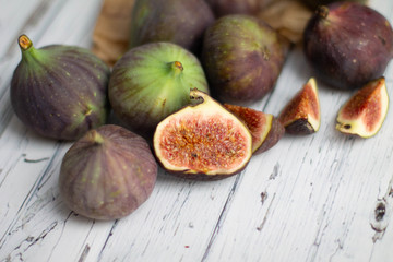  figs on a dark background, paleo diet, still life
