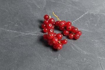 Johannisbeeren auf Schiefertafel