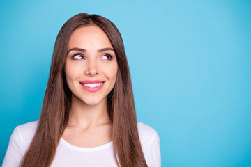 Close-up portrait of her she nice-looking attractive lovely lovable cheerful cheery straight-haired...