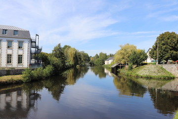 Le canal de Nantes à Brest dans la ville de Pontivy - Département du Morbihan - Bretagne - France