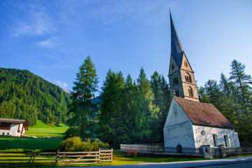 Fototapeta na wymiar A small church in an alpine village