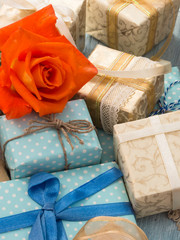 Fototapeta na wymiar gift boxes wrapped in nice decoration