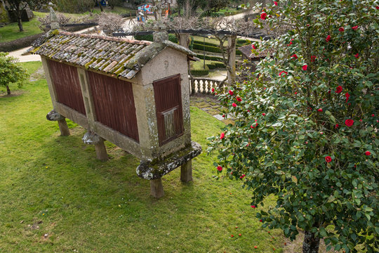 Horreo en Allariz, Ourense, Galicia. Espa&ntilde;a.