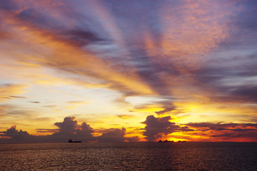 マラッカ海峡の夕暮れ