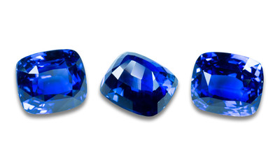 Fototapeta premium blue sapphire isolated on white background