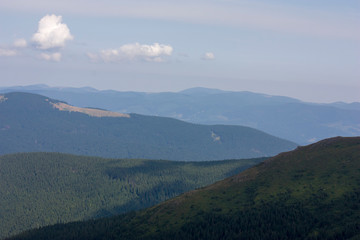 Obraz premium The majestic view of the beautiful mountains. Relaxing travel background. Tourist routes. Carpathians. Ukraine. Europe.