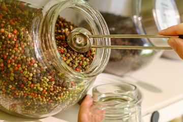 Zero Waste, einkaufen in einem Unverpackt Laden