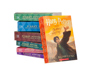 Naklejka premium Saint Louis, MO . USA - 02.02.2011: All Seven Harry Potter Novels By JK Rowling On White Background