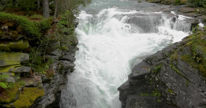 Norway - panoramic 4k real time video Gudbrandsjuvet waterfall