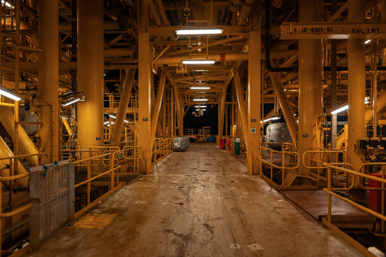 View of a riser pipe in FPSO vessel