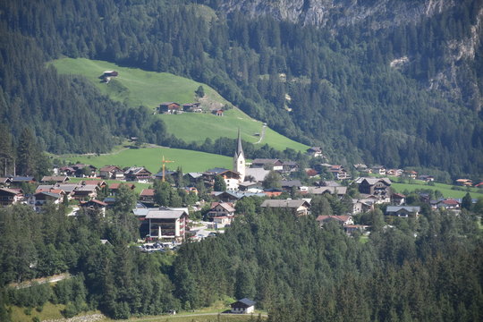 Krimml, Salzburg, Pinzgau, Salzachtal, Krimmler Wasserf&auml;lle, Gerlos, Dorf, Kitzb&uuml;hler Alpen, Gipfel, Krimml, Vorderkrimml, Venedigergruppe, Sommer, Siedlung, Ort, Haus, H&auml;user, Kirche, Alm, Wald, Schu