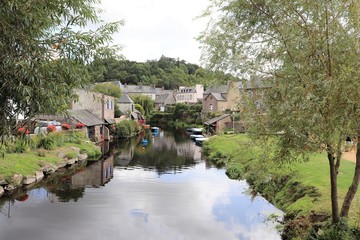 Barques sur le fleuve Trieux dans la ville de Pontrieux - Département des Côtes d'Armor - Bretagne - France