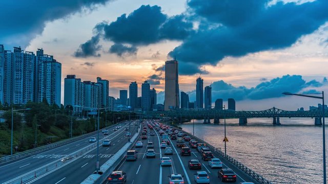 Sunset atmosphere in summer at Seoul city time lapse 4K.South Korea.24 August 2019.