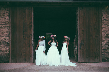 les femmes d'honneurs se marient