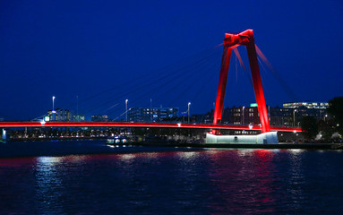 Fototapeta na wymiar Bridge by Night