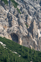 H&ouml;hle in der Felswand