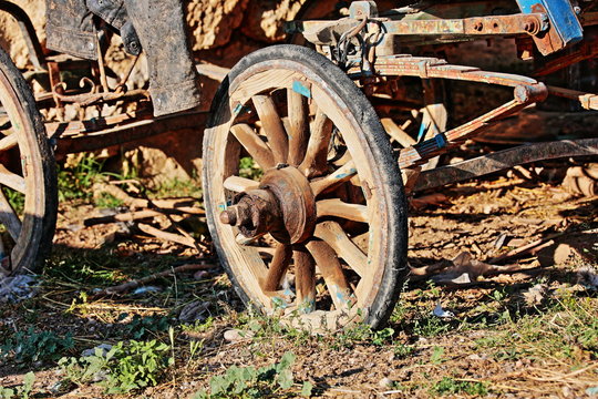 Wheel of an old horse carriage