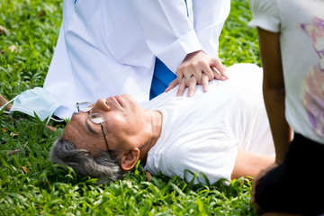 Emergency CPR on a old Man has Heart Attack at the park