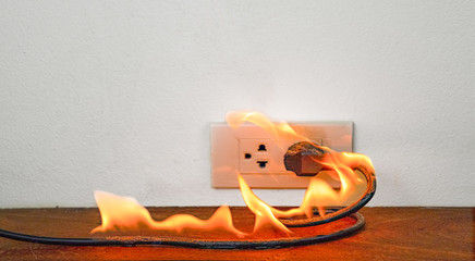 On fire electric wire plug Receptacle wall partition, Electric short circuit failure resulting in electricity wire burnt