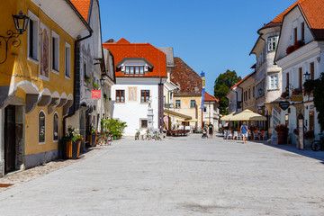 Fototapeta na wymiar Linhartov trg, Radovljica, Slovenija (Slowenien). 09.08.2019.