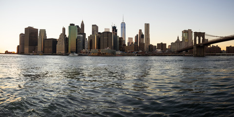 Fototapeta premium Evening view over the East River to lower Manhattan
