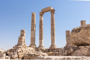 Fototapeta na wymiar Temple of Hercules in Amman Citadel, inside the Ummayad Palace