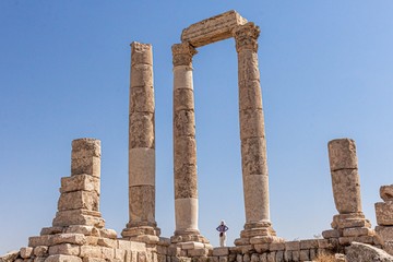 Fototapeta premium Temple of Hercules in Amman Citadel, inside the Ummayad Palace