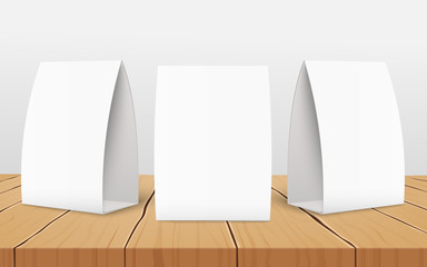 嘀攀爀琀椀挀愀氀 琀攀渀琀 挀愀爀搀 洀漀挀欀甀瀀 猀攀琀 猀琀愀渀搀椀渀最 漀渀 眀漀漀搀攀渀 琀愀戀氀攀