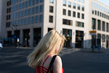 Frau in der Stadt