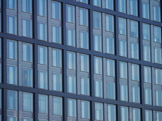 Bürogebäude Spiegelung in Fensterfassade der Hochhäuser