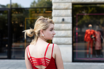 Frau in der city Berlin
