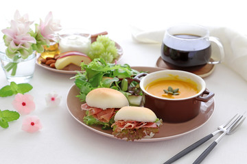 かぼちゃのポタージュの朝食