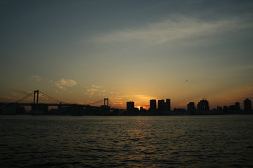 Fototapeta premium 東京湾の夕日
