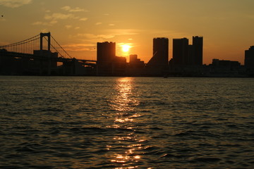 Obraz premium 東京湾の夕日