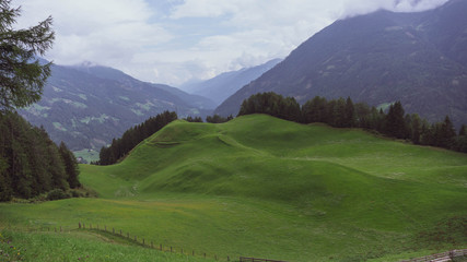 Fototapeta na wymiar Green mountain landscape
