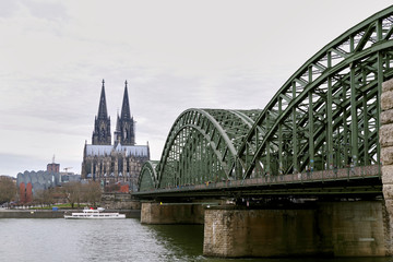 Fototapeta premium Panoramic view over Cologne historic city center