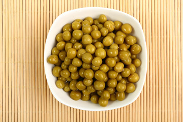 green peas in a bowl