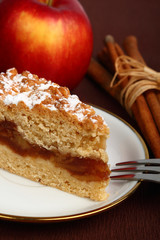apple pie with apples and cinnamon