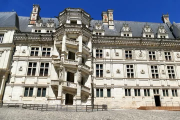 Fototapeten Façade de style renaissance du château royal de Blois, Loir-et-Cher, France © rysan34