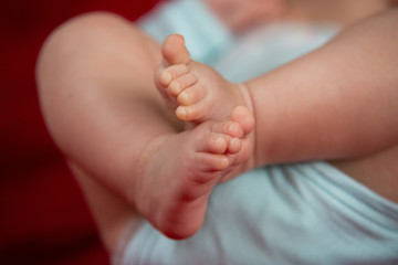 closeup on the feet of a newborn baby