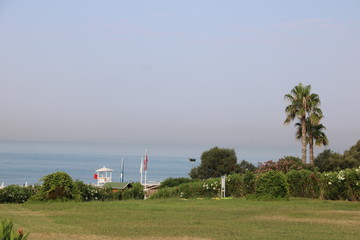 Blick auf den Strand am Mittelmeer in der Türkei in Side