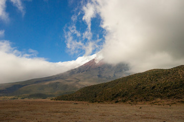 vulcano kotopaxi ecuador