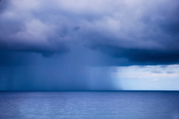 Obraz premium nubes y tormenta en el mar