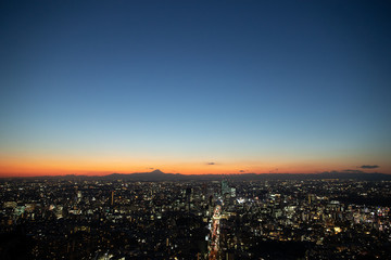 Obraz premium 東京の夜景とスーパームーン