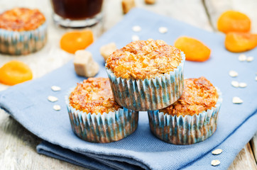 Greek yogurt oats dried apricots muffins with coffee